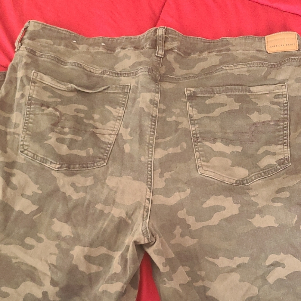 American Eagle Olive Stretch Pants - Picture 3 of 8